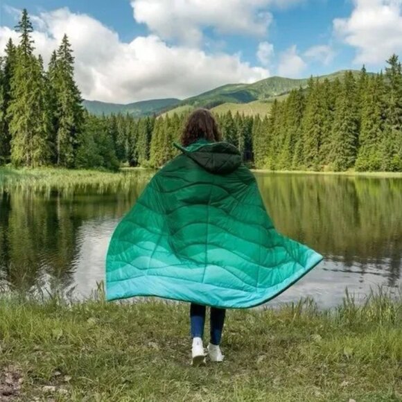 Hands Free Weatherproof Vintage Summit Outdoor Blanket Green - Picture 1 of 7